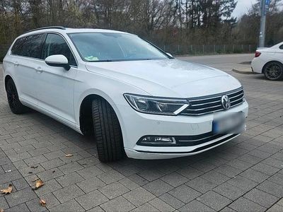 Gebraucht VW Passat 120 PS (88 kW) 2018 Weiß Kombi