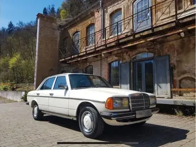 Gebraucht Mercedes 230 136 PS (100 kW) 1984 Weiß Limousine
