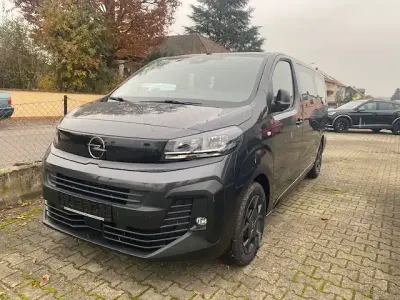 Używany Opel Vivaro 177 KM (130 kW) 2024 Szary Minivan