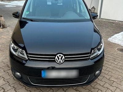 Schwarz Gebraucht 2015 VW Touran Van / Kleinbus | 14.500 € (Fairer Preis)