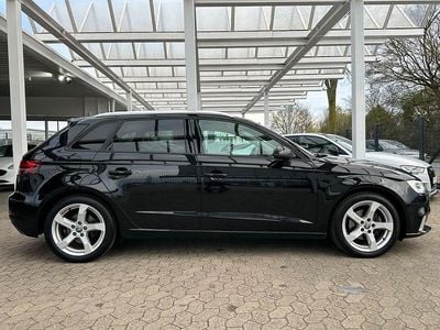 Gebraucht Audi A3 Sportback Sport 150 PS (110 kW) 2018 Schwarz Kleinwagen