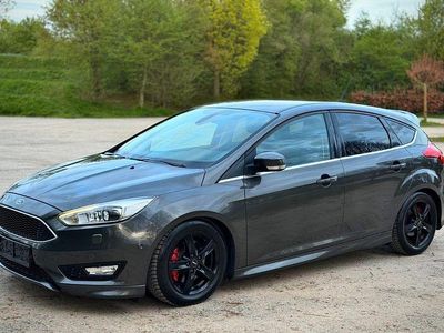 Second-hand Ford Focus ST-Line 182 CP (133 kW) 2016 Gri Berlinǎ