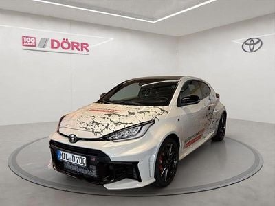 Platinumweiß perleffekt Gebraucht 2024 Toyota Yaris Kleinwagen | 51.490 € (Etwas zu teuer)