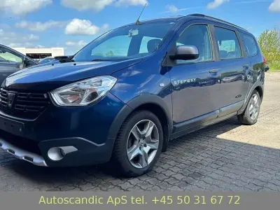 Gebraucht Dacia Lodgy Stepway 116 PS (85 kW) 2020 Blau Van / Kleinbus