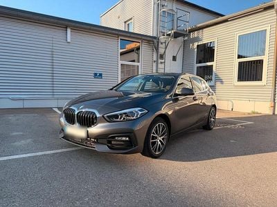 Gebraucht BMW 118 Sport Line 136 PS (100 kW) 2021 Grau Kleinwagen