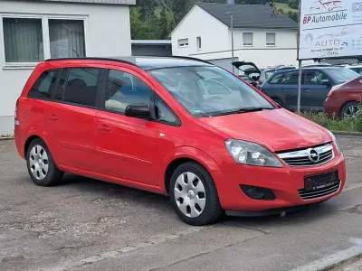 Gebraucht Opel Zafira Color Edition 140 PS (102 kW) 2013 Rot Van / Kleinbus