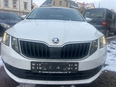 Weiß Gebraucht 2019 Skoda Octavia Style Kombi | 7.400 € (Fairer Preis)