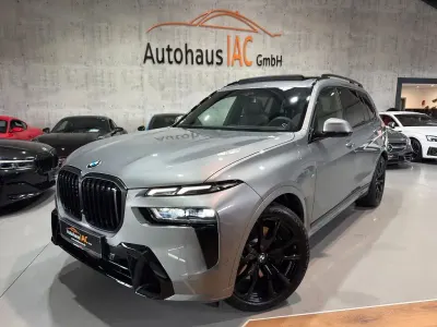 Gebraucht BMW X7 M Sport 352 PS (258 kW) 2026 Grau SUV