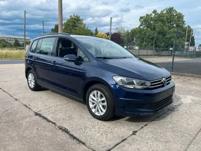 Gebraucht VW Touran Comfortline 150 PS (110 kW) 2016 Blau Van / Kleinbus