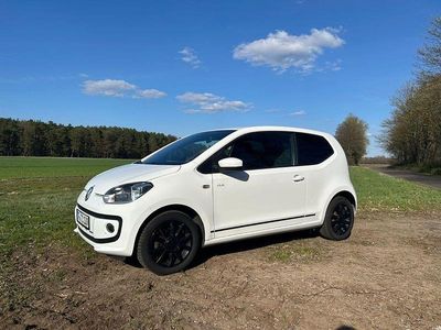 Second-hand VW up! CLUB 75 CP (55 kW) 2015 Alb Hatchback