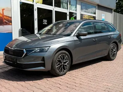 Gebraucht Skoda Octavia Tour 150 PS (110 kW) 2025 Grau Kombi