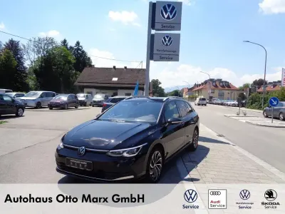 Gebraucht VW Golf VIII Move 150 PS (110 kW) 2024 Deep black perleffekt Kombi