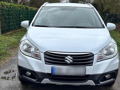 Usata Suzuki SX4 Club 130 CV (95 kW) 2016 Bianco SUV