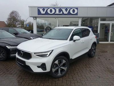 Gebraucht Volvo XC40 Core 163 PS (119 kW) 2025 Crystal white SUV