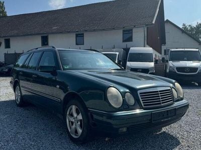Mercedes E320