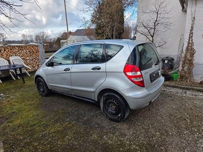 Silber Gebraucht 2004 Mercedes A150 Classic Limousine | 1.800 € (Fairer Preis)