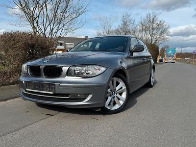 Gebraucht BMW 116 122 PS (89 kW) 2009 Grau Kleinwagen