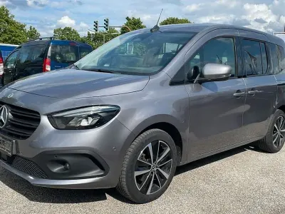 Gebraucht Mercedes T180 131 PS (96 kW) 2023 Grau Van / Kleinbus
