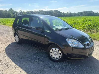 Gebraucht Opel Zafira 116 PS (85 kW) 2009 Saphirschwarz mi2 Van / Kleinbus