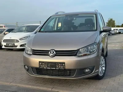 Gebraucht VW Touran Life 140 PS (102 kW) 2013 Van / Kleinbus