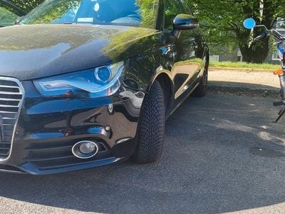 Second-hand Audi A1 Sportback Attraction 122 CP (89 kW) 2012 Negru Hatchback