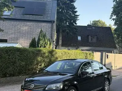 Gebraucht VW Passat 105 PS (77 kW) 2012 Limousine