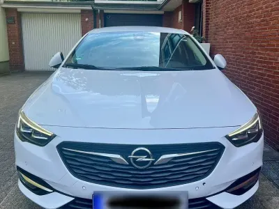 Gebraucht Opel Insignia Business 136 PS (100 kW) 2019 Weiß Limousine