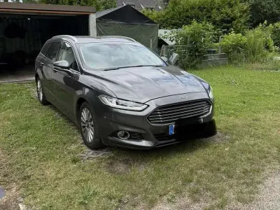 Gebraucht Ford Mondeo Titanium 160 PS (117 kW) 2015 Grau Kombi