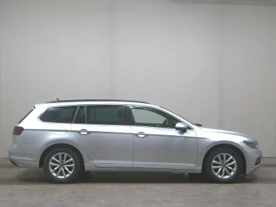 Używany VW Passat Pro 150 KM (110 kW) 2023 Srebrny Kombi