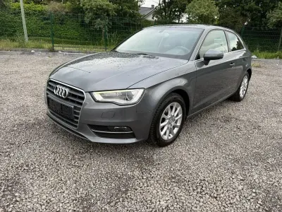 Gebraucht Audi A3 Attraction 125 PS (91 kW) 2014 Grau Limousine