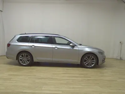 Gebraucht VW Passat Business 200 PS (147 kW) 2023 Silber Kombi