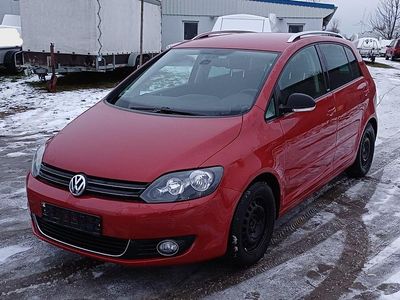 Rot Gebraucht 2011 VW Golf Style Kombi | 6.900 € (Etwas zu teuer)