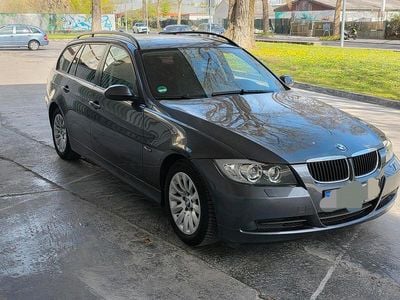Gebraucht BMW 320 150 PS (110 kW) 2007 Grau Kombi