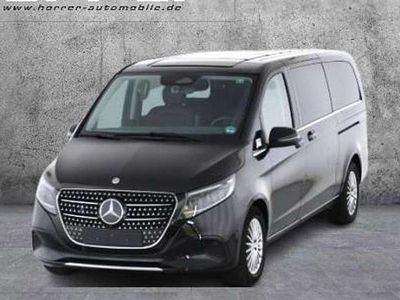 Obsidianschwarz metallic Gebraucht 2024 Mercedes V300 Avantgarde Van / Kleinbus | 64.790 € (Etwas zu teuer)