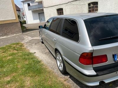 BMW 525