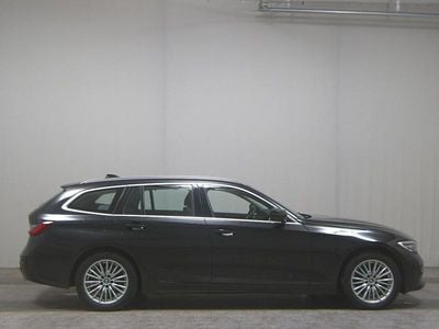 Schwarz Gebraucht 2020 BMW 320 Sport Line Kombi | 19.980 € (Fairer Preis)