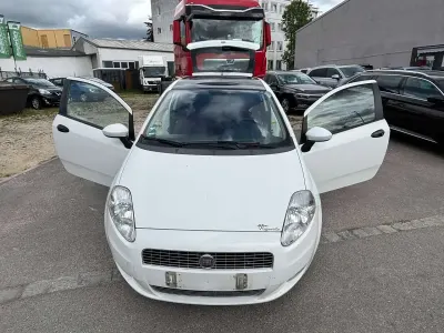 Gebraucht Fiat Grande Punto 77 PS (56 kW) 2009 Weiß Kleinwagen