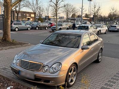 Usata Mercedes E320 224 CV (164 kW) 2002 Grigio Berlina