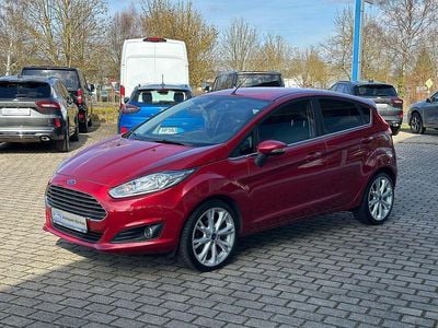Gebraucht Ford Fiesta Titanium 101 PS (74 kW) 2017 Rot Limousine