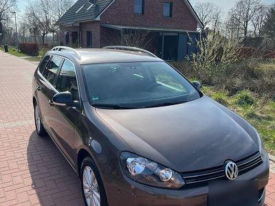 Usata VW Golf VI Style 122 CV (89 kW) 2011 Marrone Utilitaria