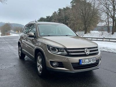 Beige Gebraucht 2012 VW Tiguan Sportline SUV | 11.500 € (Etwas zu teuer)