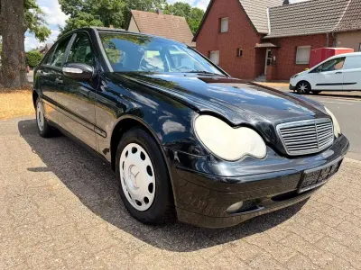 Gebraucht Mercedes C220 143 PS (105 kW) 2002 Schwarz Limousine
