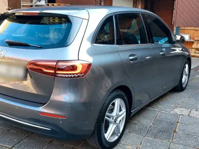 Gebraucht Mercedes B200 163 PS (119 kW) 2019 Kleinwagen