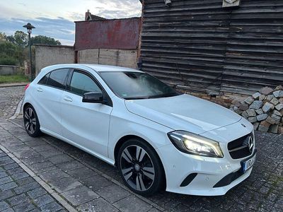 Gebraucht Mercedes A200 136 PS (100 kW) 2017 Weiß Limousine