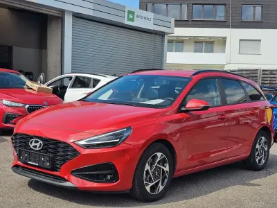 Gebraucht Hyundai i30 140 PS (102 kW) 2025 Rot Limousine