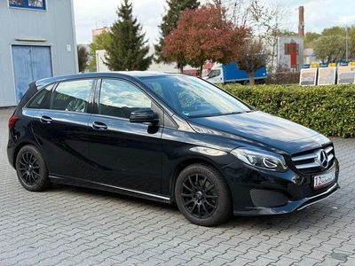 Usata Mercedes B180 122 CV (89 kW) 2015 Nero Monovolume