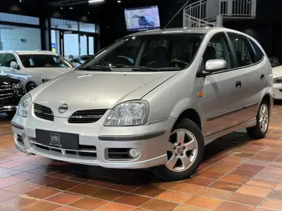 Gebraucht Nissan Almera Tino 116 PS (85 kW) 2004 Silber metallic Van / Kleinbus