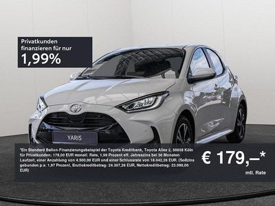 Neu Toyota Yaris Hybrid Comfort 116 PS (85 kW) 2025 Weiß Limousine
