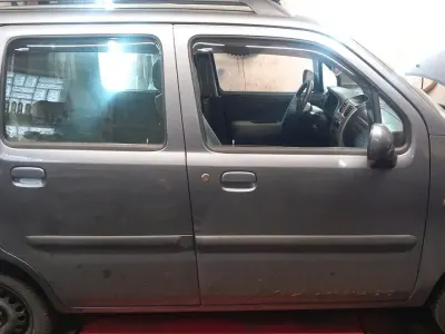 Używany Opel Agila 80 KM (58 kW) 2006 Szary Hatchback