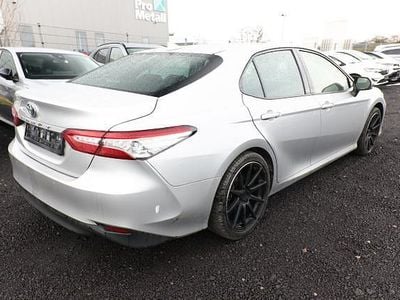 Gebraucht Toyota Camry Executive 218 PS (160 kW) 2020 Silver metallic / platinsilber m silver metallic / platinsilber m Limousine